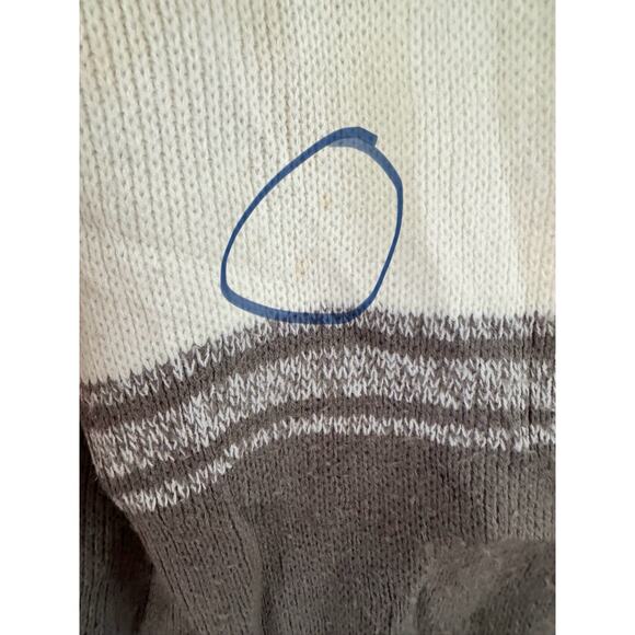 Kowloon Winter Collection Embroidered Cursive Knit Sweater Medium - Picture 8 of 10